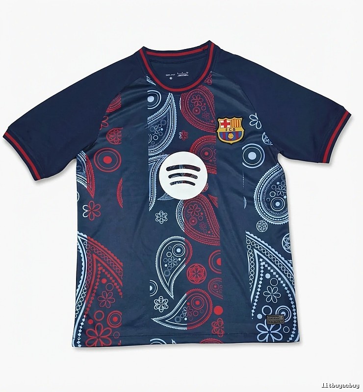 Blue T-shirt with Tokyo Ghoul print in trendy style