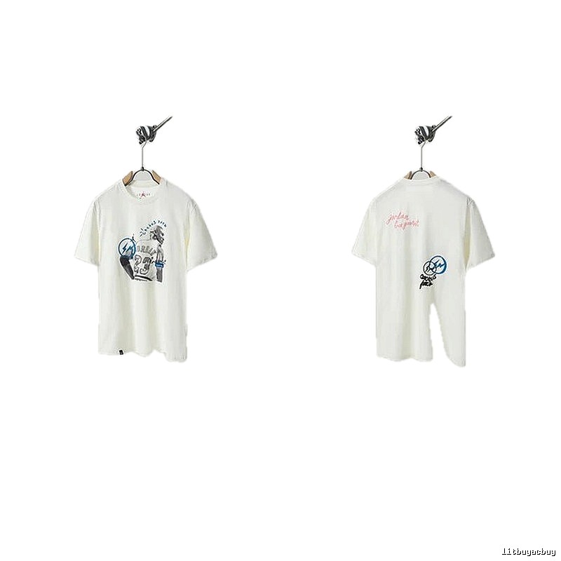 Travis Scott x Jordan Co-branded Graffiti-style Off-white T-shirt