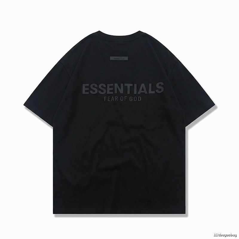 ESSENTIALS minimalist style black T-shirt