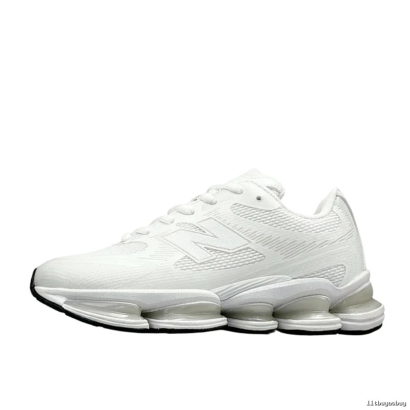 New Balance retro - style white shoes
